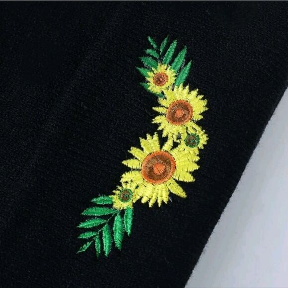Sunflower 🌻 Embroidered Beanie - Picture 6 of 6